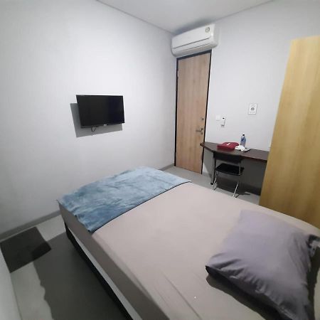 Hotel Oyo Life 92770 Cozy Puri 22 à Jakarta Extérieur photo