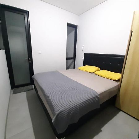 Hotel Oyo Life 92770 Cozy Puri 22 à Jakarta Extérieur photo