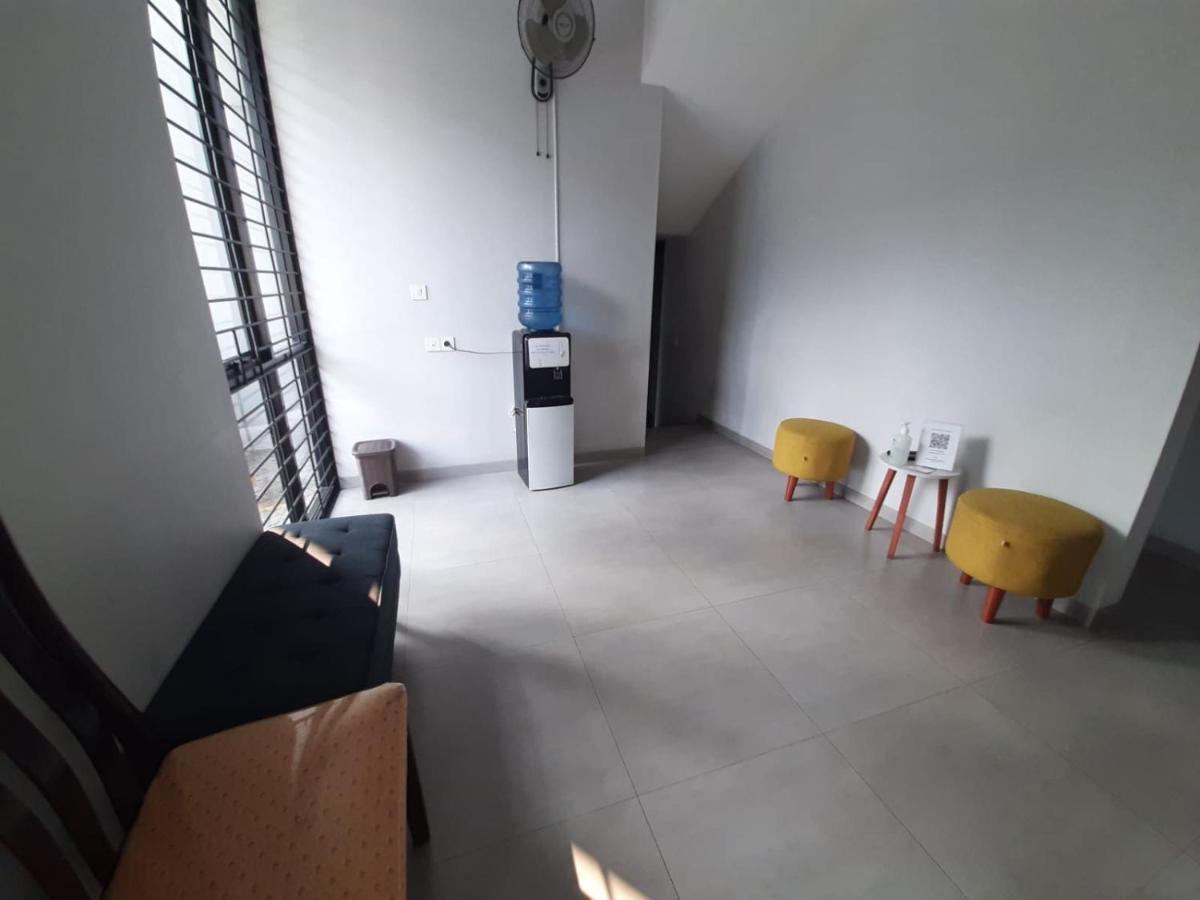 Hotel Oyo Life 92770 Cozy Puri 22 à Jakarta Extérieur photo